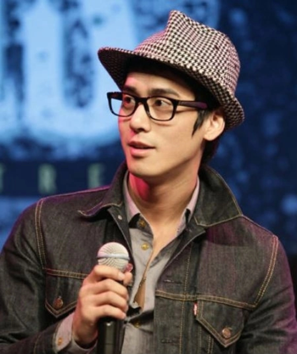 Nam diễn viên 1m8 đẹp nức tiếng rơi từ tầng 11 xuống đất- Ảnh 3.