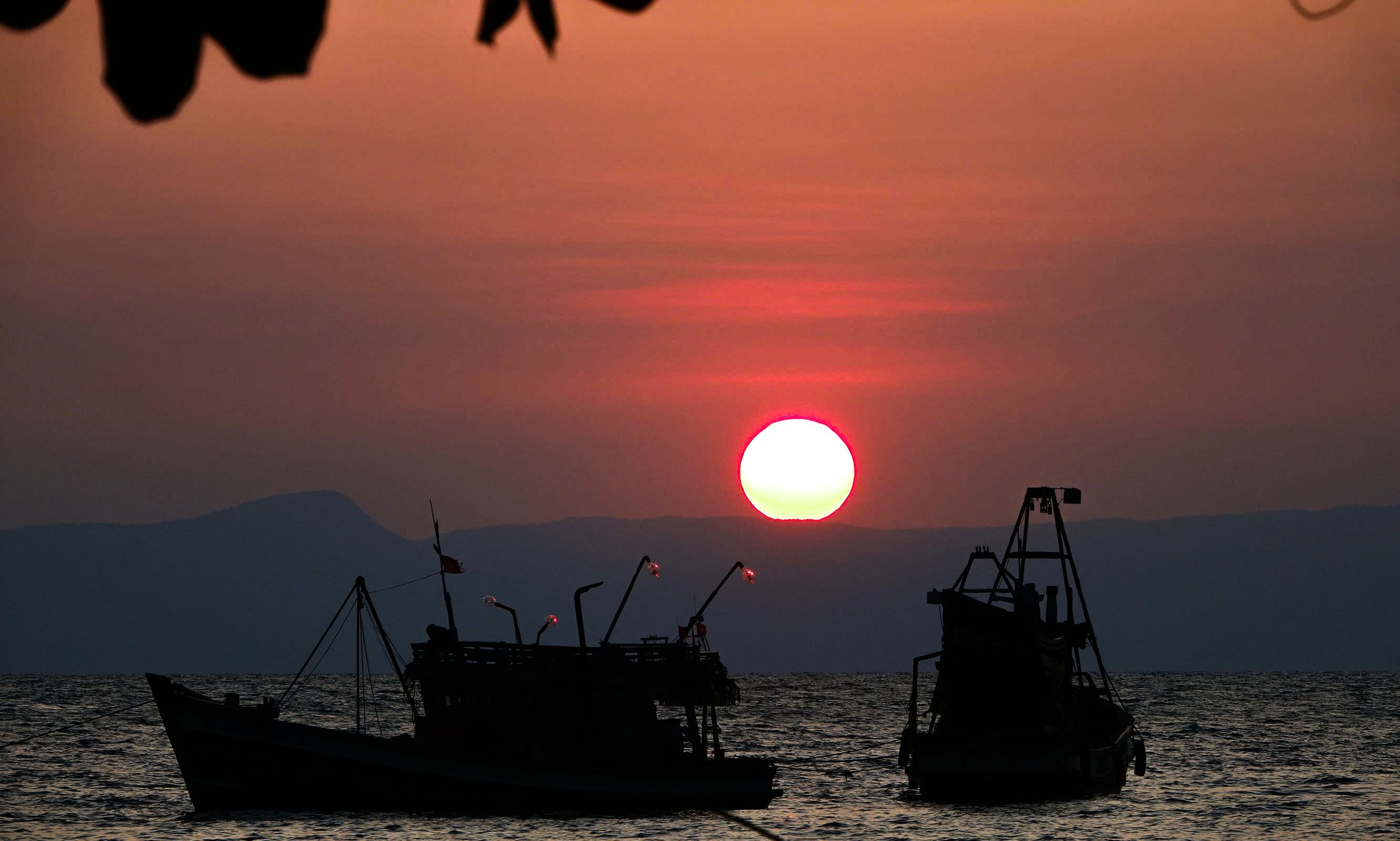Đến đảo Hải Tặc, du khách mê câu cá, lặn ngắm san hô, nghe chuyện 'hải tặc' huyền bí 7 đảo Hải Tặc - Ảnh 7.