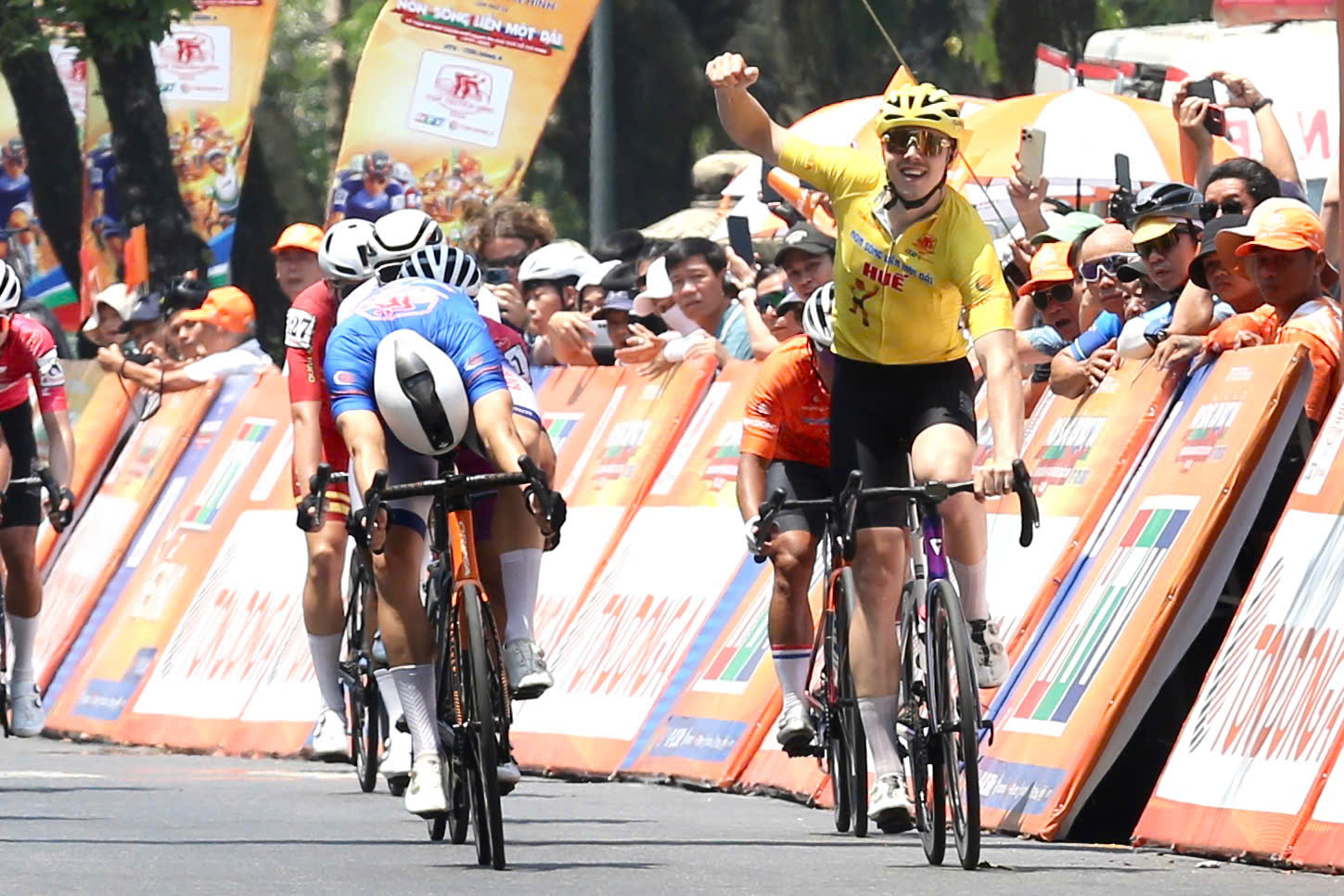Tay đua người Belarus 'làm mưa làm gió' ở Cúp xe đạp truyền hình TP.HCM- Ảnh 3.