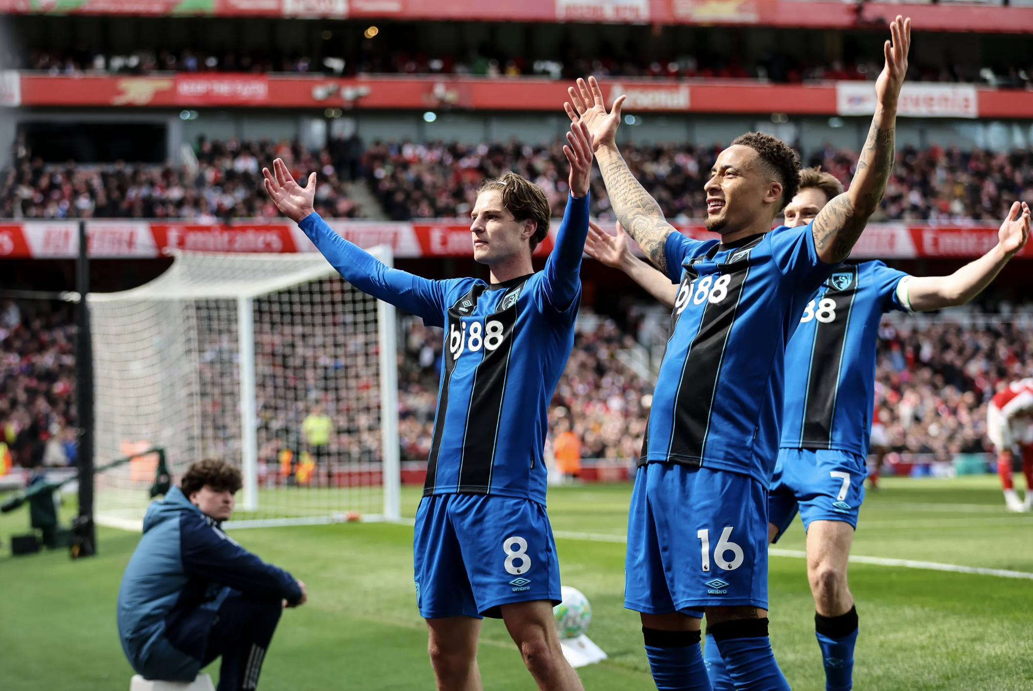 Man City khó từ chối "món quà" Ngoại hạng Anh từ Arsenal 2 Man City khó từ chối