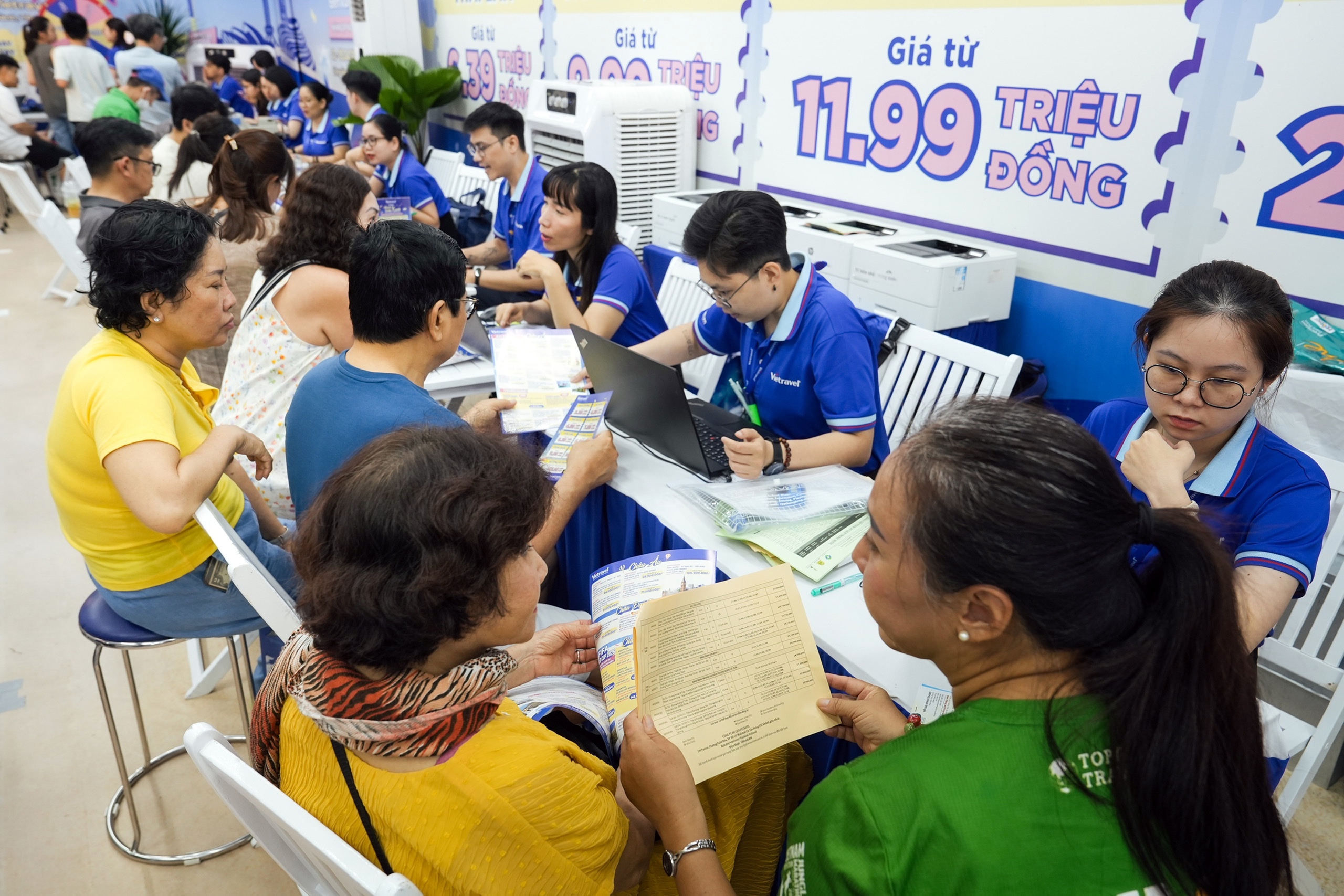 Du lịch 2 kỳ nghỉ lễ: tour nội, ngoại đều 'nóng' - Ảnh 2.