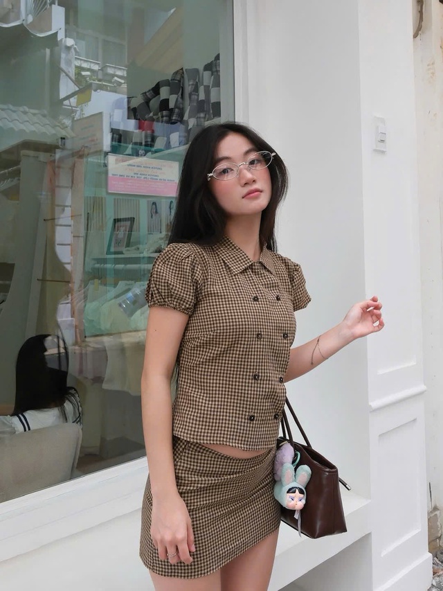 Làm chủ trang phục màu nâu cho ngày hè- Ảnh 7.