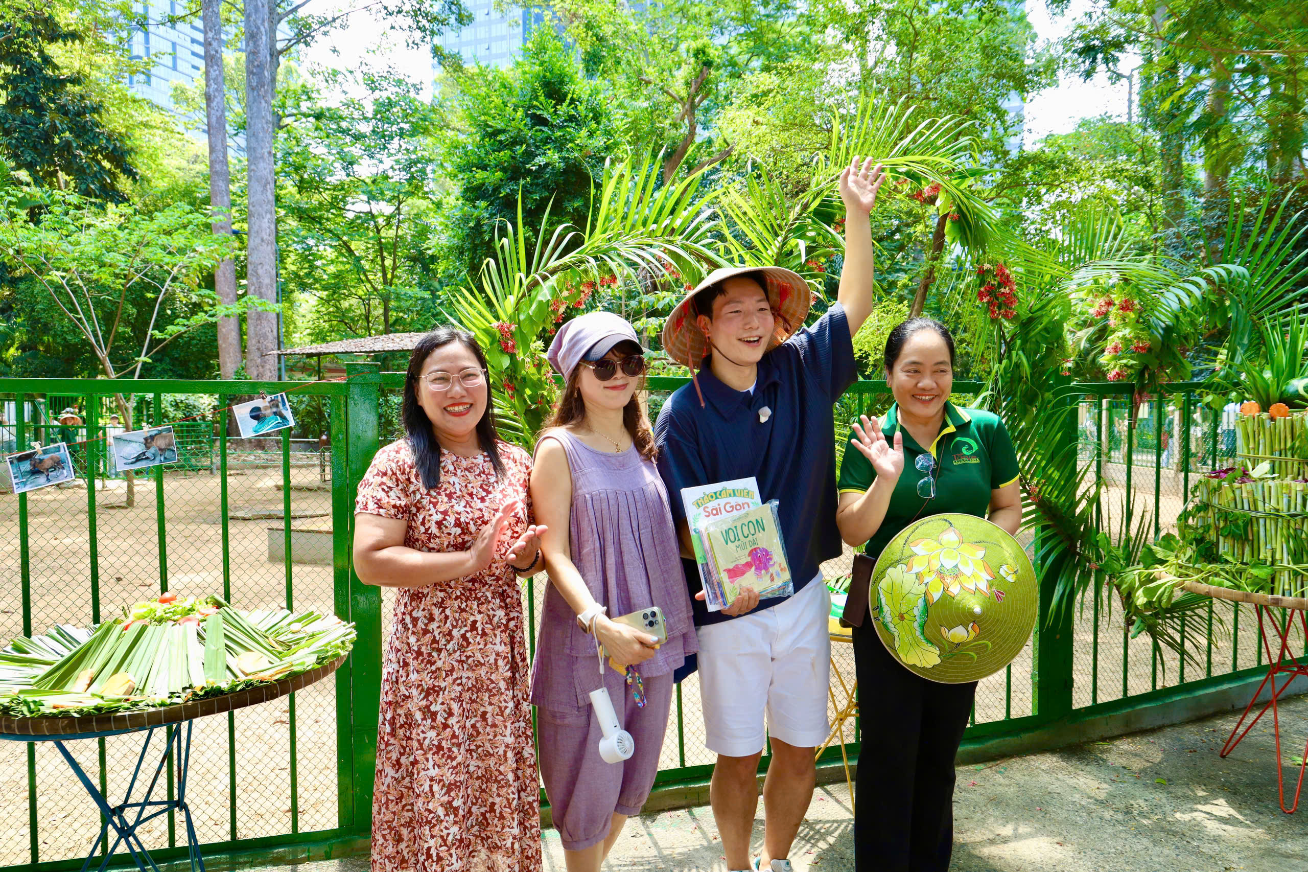 Ngựa lùn Cacao khỏe mạnh sau 1 tháng tuổi tại Thảo Cầm Viên 5 Ngựa lùn Cacao khỏe mạnh sau 1 tháng tuổi tại Thảo Cầm Viên - Ảnh 5.