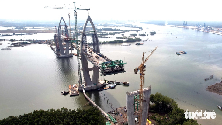 Ngắm cầu Phước An có độ tĩnh không lớn nhất Việt Nam sắp về đích 7 Ngắm cầu Phước An có độ tĩnh không lớn nhất Việt Nam sắp về đích - Ảnh 7.