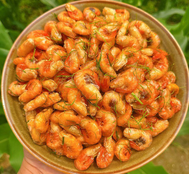 Gợi ý món ngon giúp xương chắc khỏe mỗi ngày cho người trung niên 4 Tôm rim tốt cho xương của người tuổi trung niên