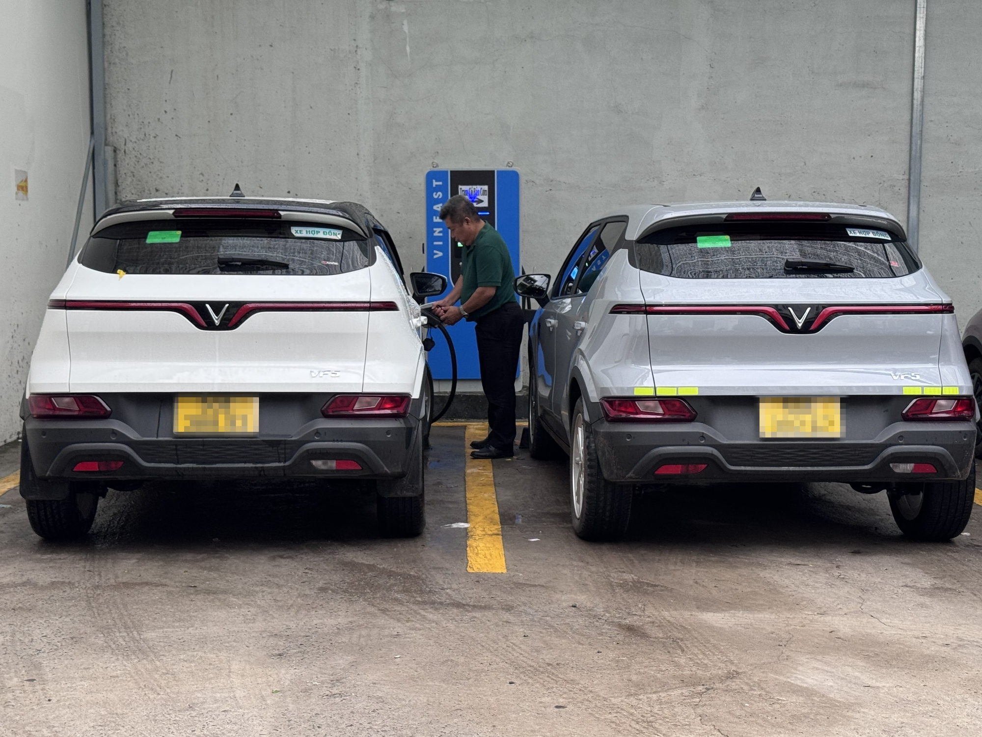 Cuộc đua sạc nhanh cho xe điện - Ảnh 1.