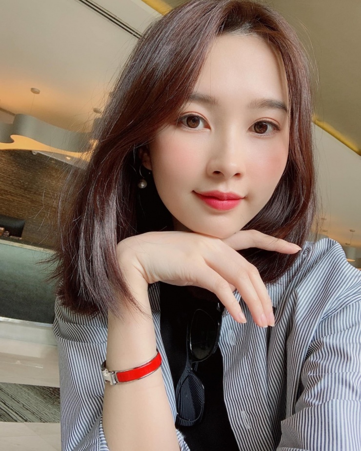 Kho trang sức, phụ kiện đắt giá của Hoa hậu Đặng Thu Thảo - 5