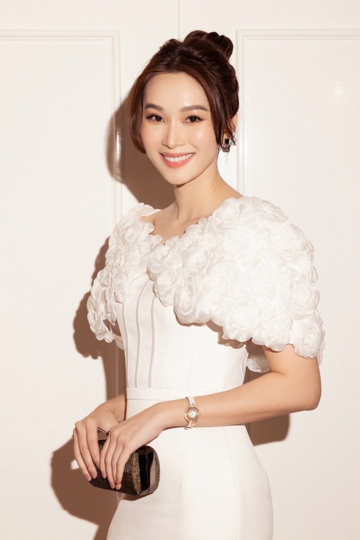 Kho trang sức, phụ kiện đắt giá của Hoa hậu Đặng Thu Thảo - 9