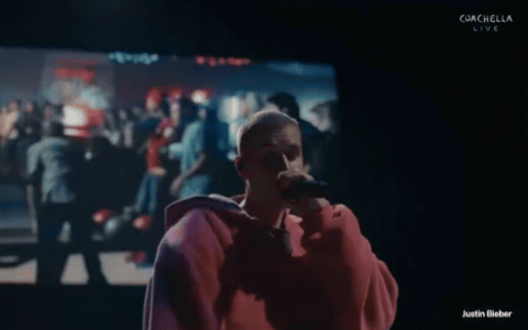 1775990091 892 Nam ca si co cat xe cao nhat lich su Coachella