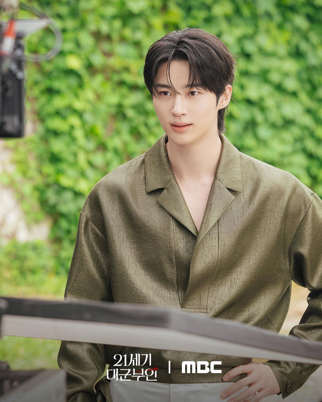 Sao mỹ nam này được gọi là diễn viên hay vậy: Đơ như robot đang cố thể hiện cảm xúc, có mỗi cái miệng là biết cử động- Ảnh 4.