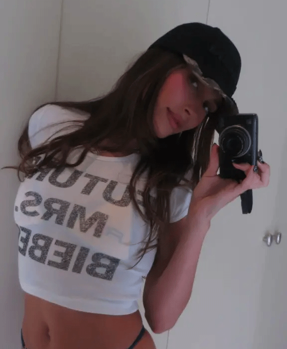 1776013365 670 Tap doan sao tray hoi xem Justin Bieber dien o