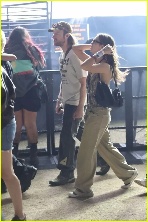 1776013398 111 Tap doan sao tray hoi xem Justin Bieber dien o