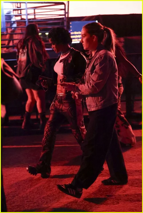 1776013400 506 Tap doan sao tray hoi xem Justin Bieber dien o