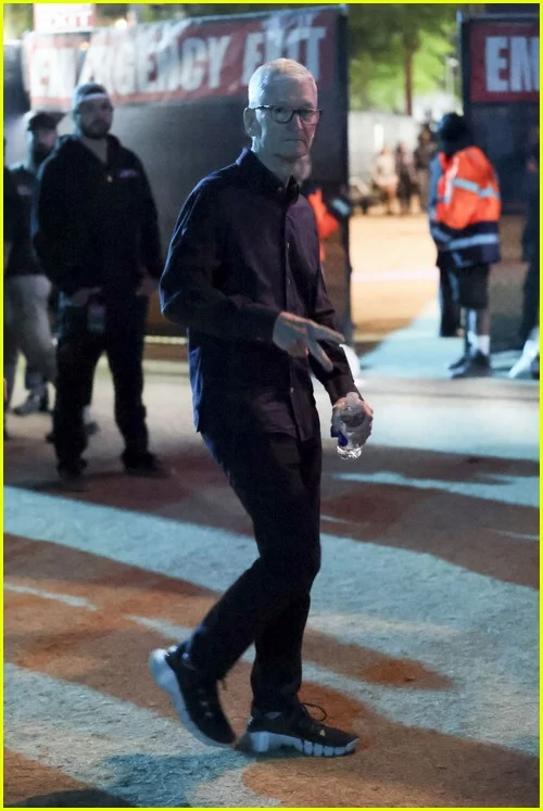 1776013402 134 Tap doan sao tray hoi xem Justin Bieber dien o