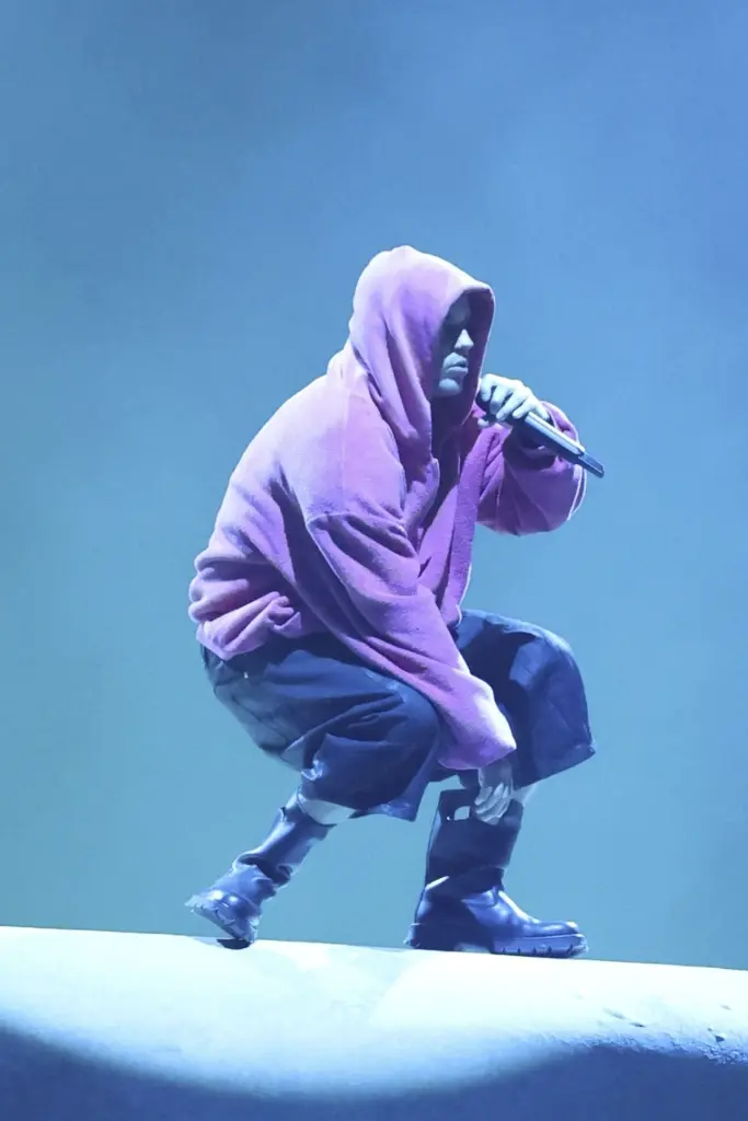 1776013404 772 Tap doan sao tray hoi xem Justin Bieber dien o