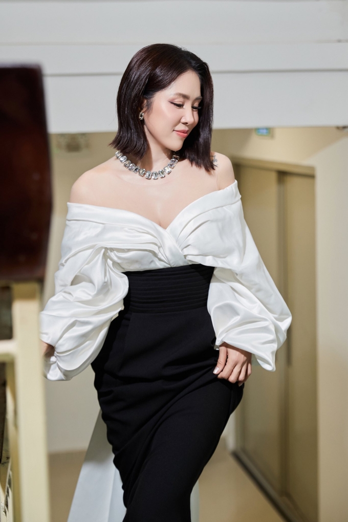 Lê Phương tạo dáng khi tham gia lễ trao giải Ngôi Sao Xanh hồi đầu năm, được vinh danh Nữ diễn viên xuất sắc. Ảnh: Phan Tiến Vũ