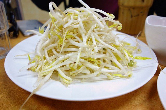 Loại rau rẻ bèo bổ xương lại tốt cho tim mạch, bán đầy chợ Việt nhưng rất dễ nhiễm hóa chất nếu không biết phân biệt 3 Loại rau rẻ bèo bổ xương lại tốt cho tim mạch, bán đầy chợ Việt nhưng rất dễ nhiễm hóa chất nếu không biết phân biệt - 2