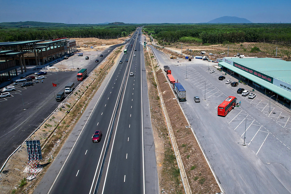 Cao tốc Bắc Nam: Bệ phóng tăng trưởng- Ảnh 2. Cao tốc Bắc Nam: Bệ phóng tăng trưởng- Ảnh 2.