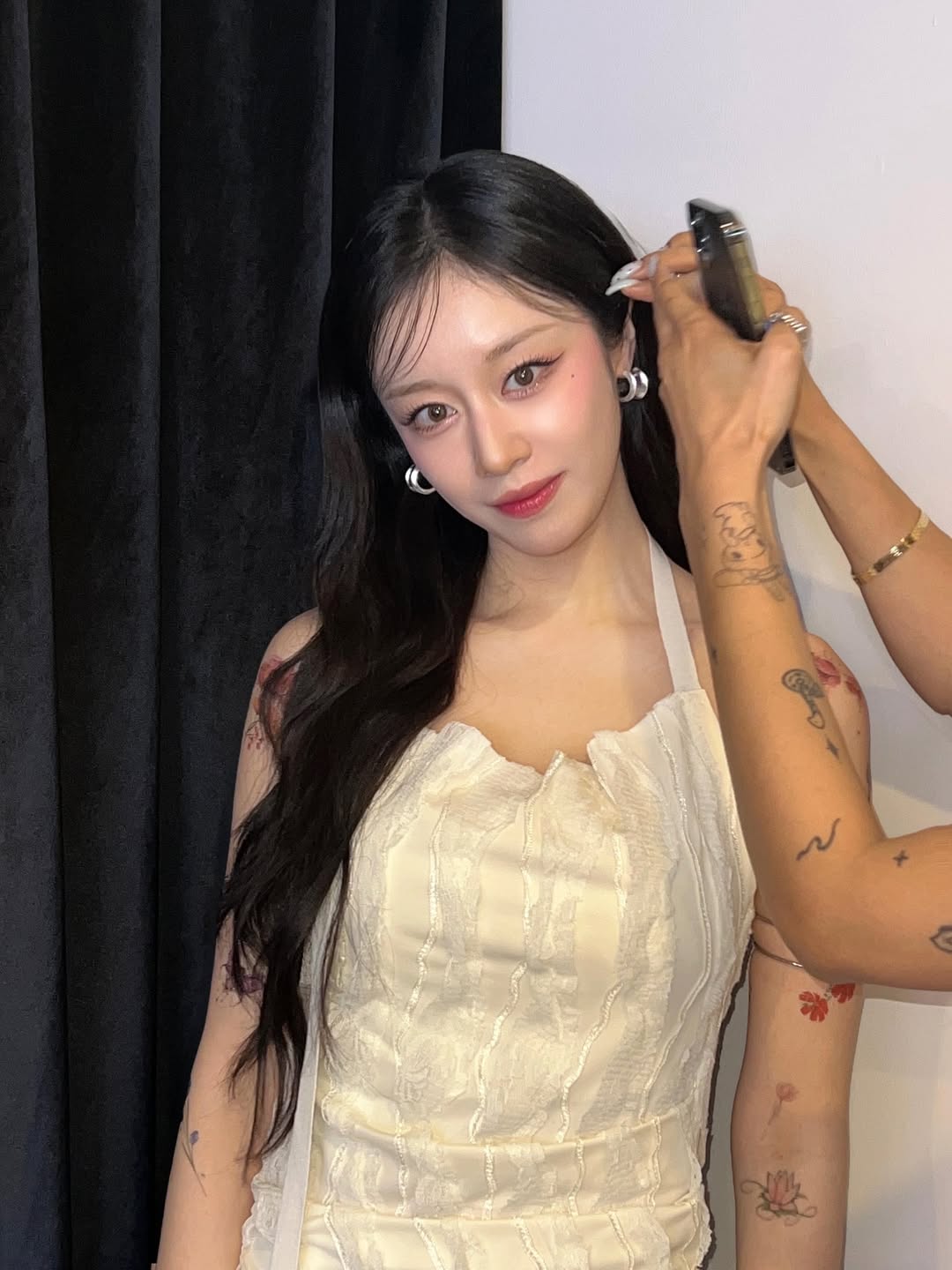 1776039355 127 Chong cau thu cua my nhan showbiz lo anh ngoai