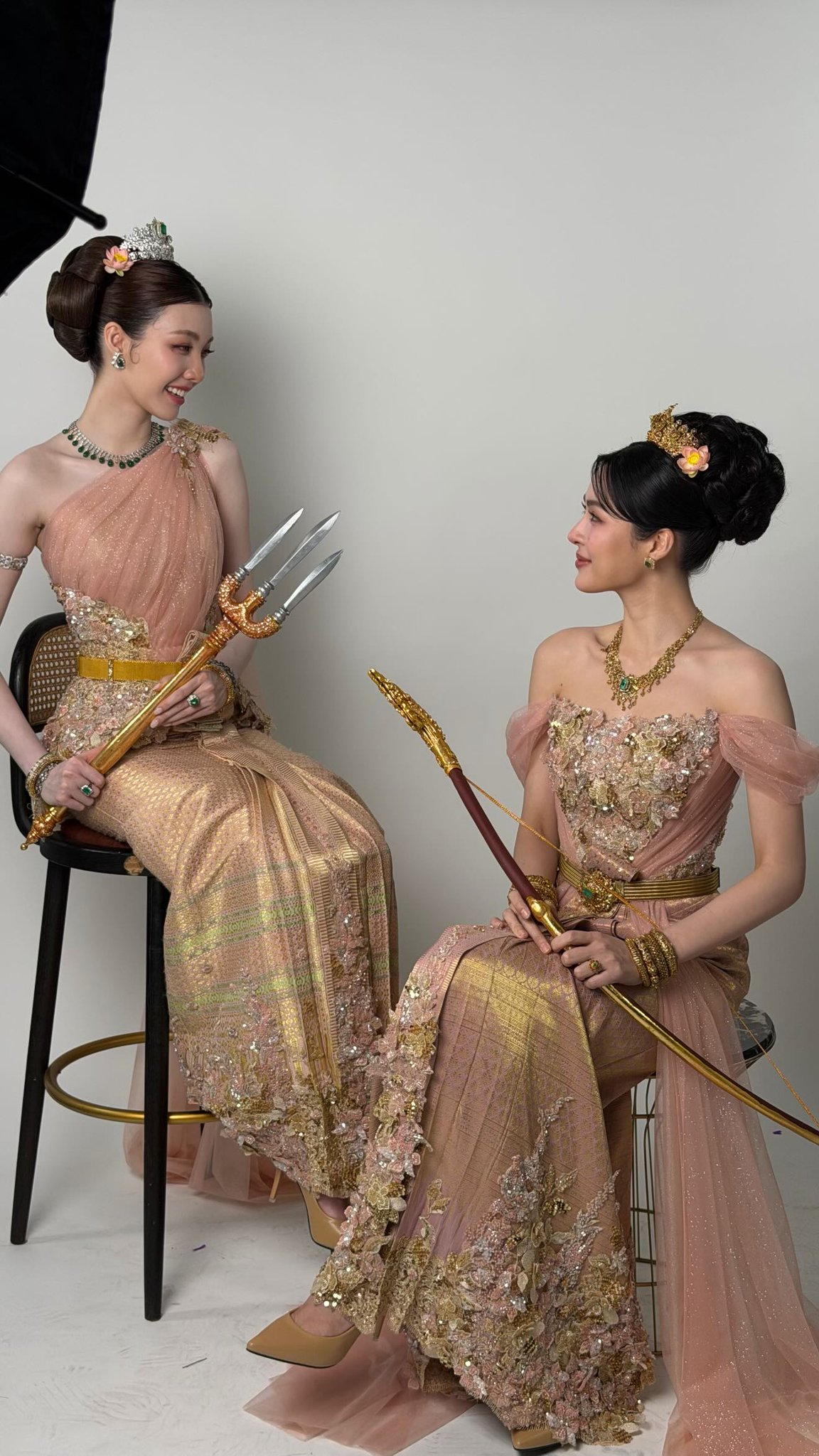 1776041364 93 Xinh dep nhu xe truyen tranh buoc ra soi gia