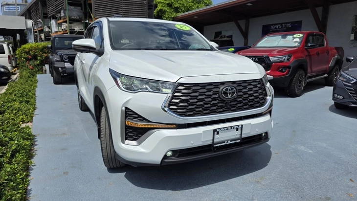 Toyota Innova - Ảnh 3.