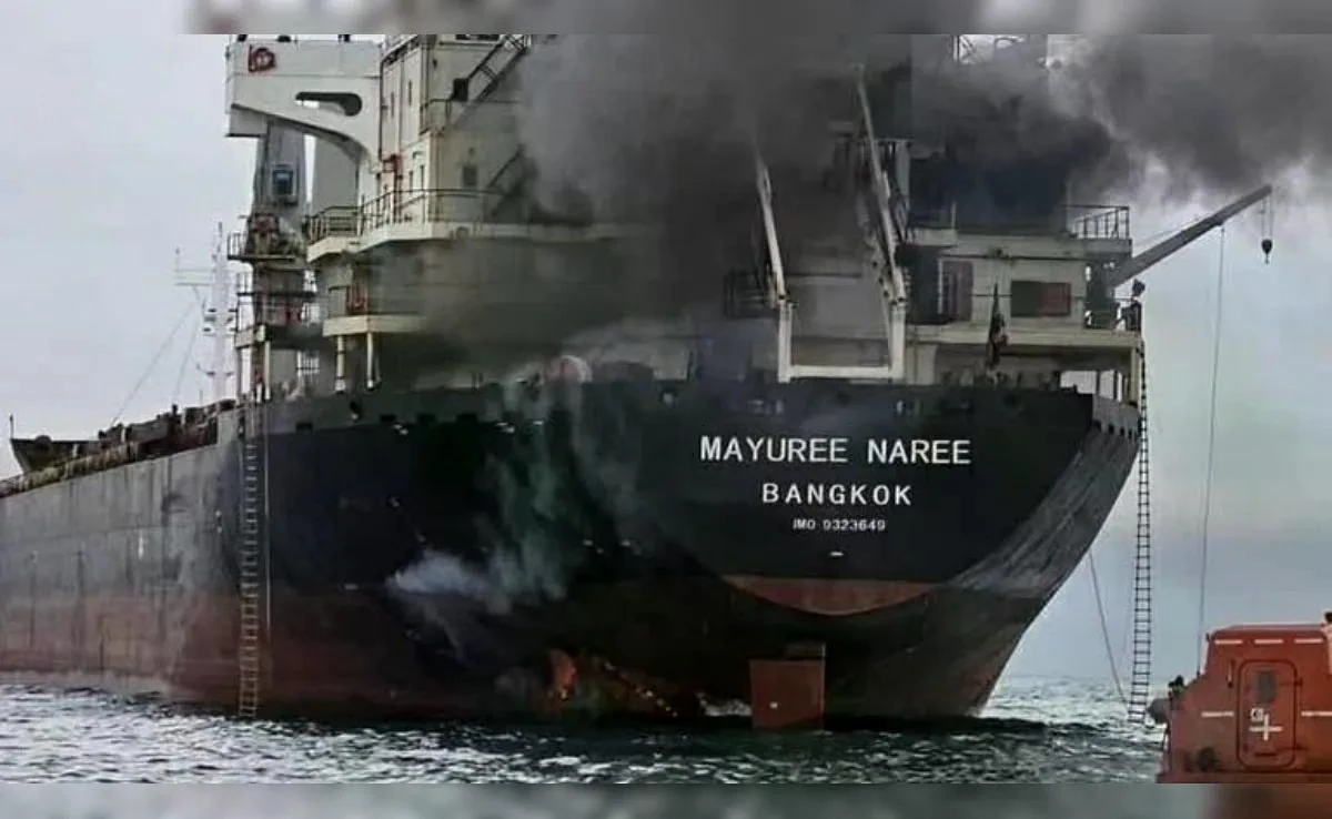 2.000 tàu mắc kẹt ở eo biển Hormuz, 20.000 thủy thủ kêu cứu giữa phong tỏa- Ảnh 1.