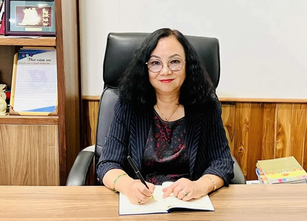 TS-LS Nguyễn Thị Kim Vinh, nguyên thẩm phán TAND Tối cao IMG_3055.jpeg