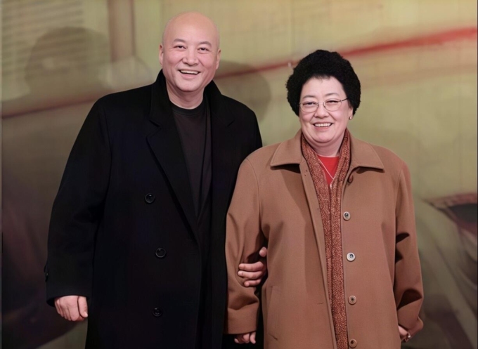 Bà Trần Lệ Hoa và chồng, Trì Trọng Thụy. Ảnh: Red Note