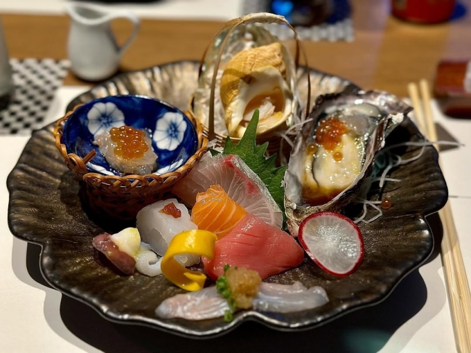 Cá hồi chứa nhiều omega-3 giúp giữ ẩm cho da. Ảnh: Quốc An