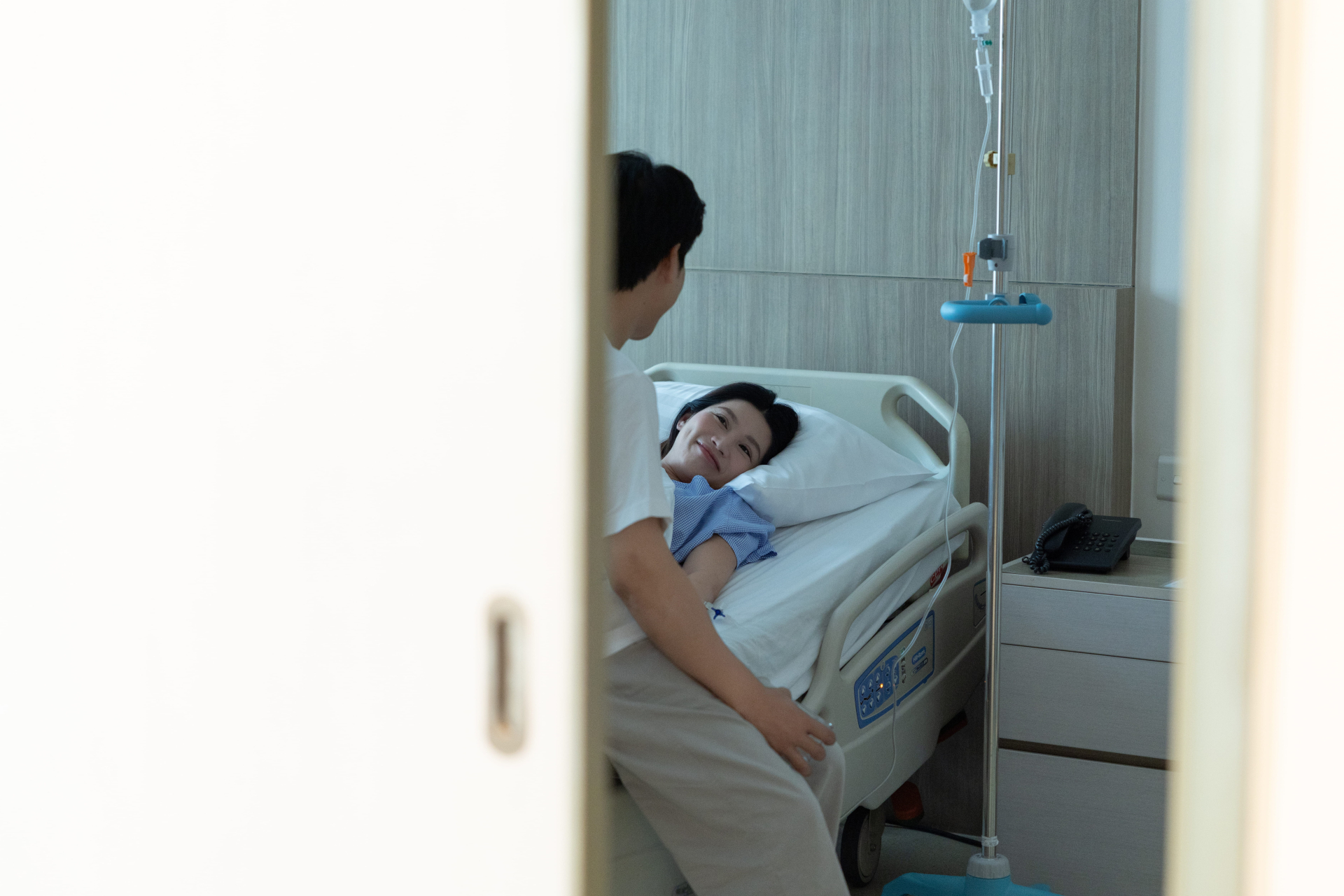 A hau Che Nguyen Quynh Chau sinh con trai dau