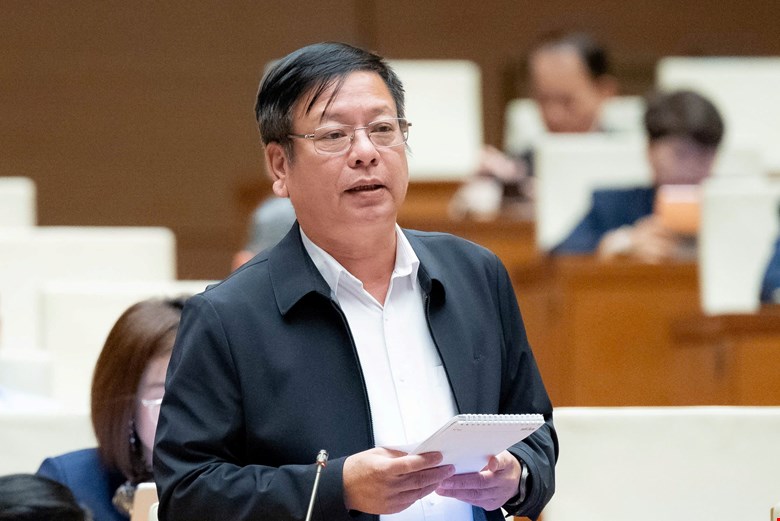 Không ủy quyền ký giấy chứng tử: Ai giúp dân khi Chủ tịch xã đi công tác? - Ảnh 1. Không ủy quyền ký giấy chứng tử: Ai giúp dân khi Chủ tịch xã đi công tác? - Ảnh 1.