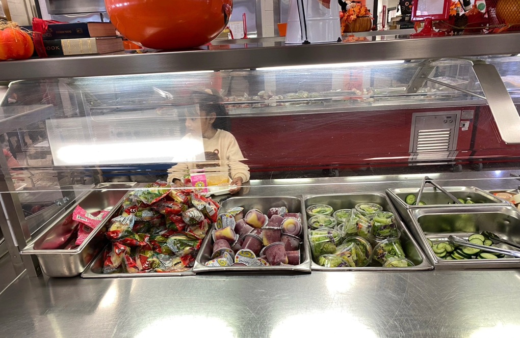 Ăn bán trú ở Mỹ: Học sinh được chọn mua suất ăn tại trường hoặc tự mang cơm - 1