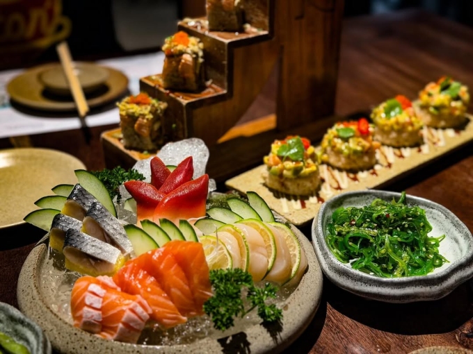 Omega-3 có trong cá hồi giúp giảm viêm, giữ độ ẩm cho mắt. Ảnh: Quốc An