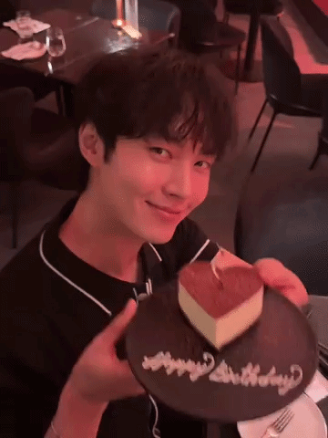 Ảnh Lee Min Ho hẹn hò vợ sắp cưới- Ảnh 4.