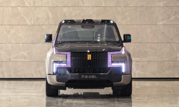 Yangwang U8L phiên bản 6 chỗ hiện nay. Ảnh: LWIH