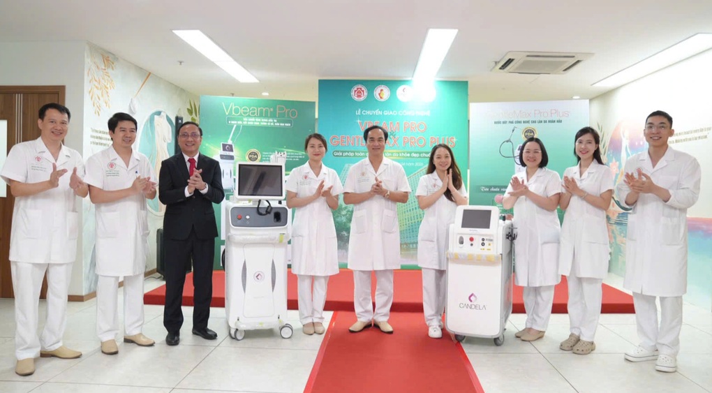 Bác sĩ cảnh báo hệ lụy bôi kem trộn, da nổi “mạng nhện đỏ” - 1