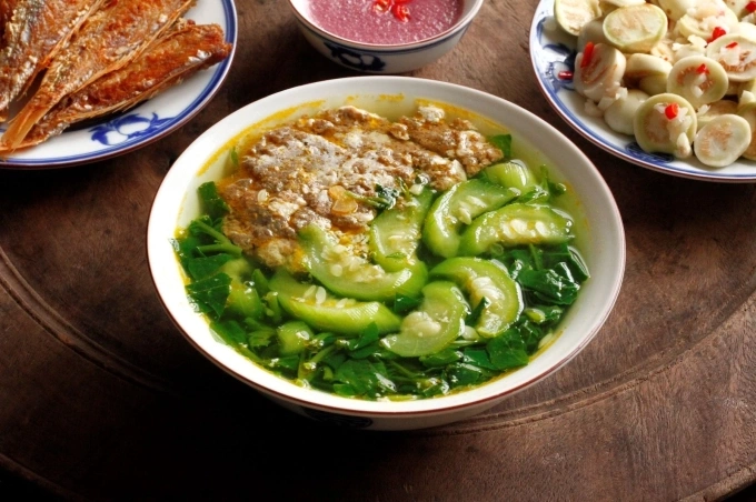 Mâm cơm giải nhiệt mùa hè. Ảnh: Bùi Thủy