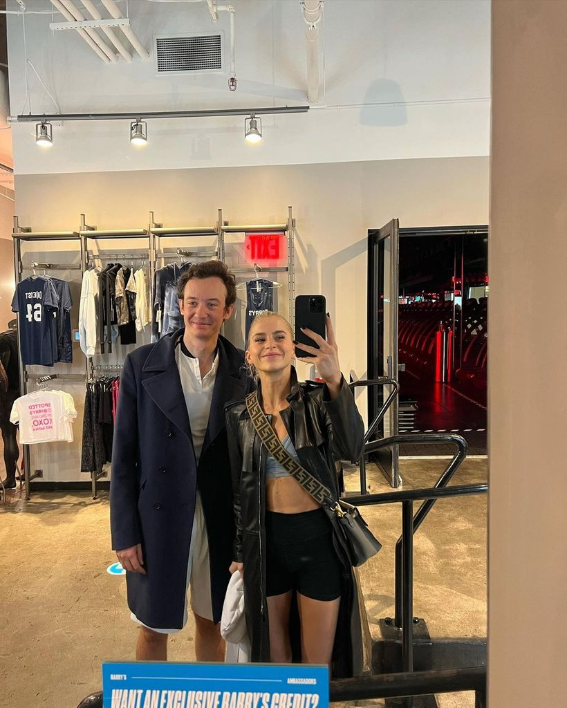 Ban trai ty phu chia tay Lisa BLACKPINK lo anh