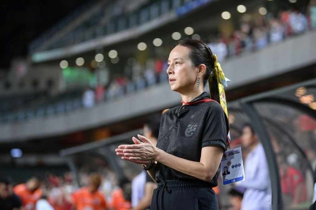 Báo Đông Nam Á: “Madam Pang âm thầm tìm cách vượt mặt bóng đá Việt Nam” - 1