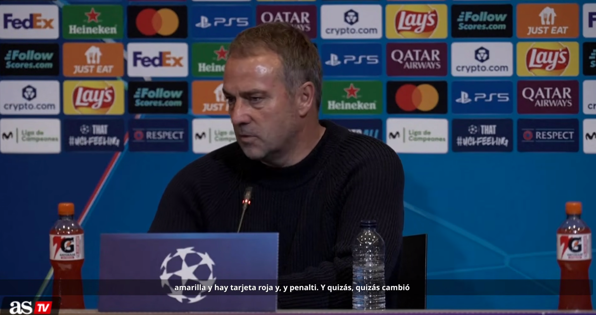 Barcelona thua đau, chuyên gia tranh cãi về 