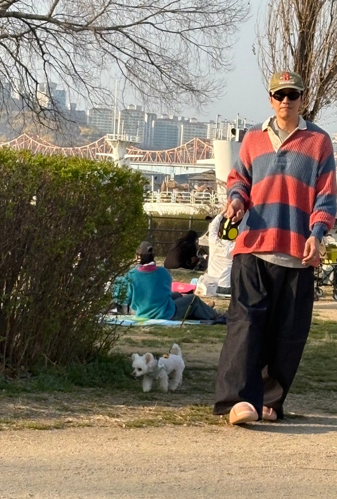 Bắt tại trận Lee Kwang Soo hẹn hò nữ thần nóng bỏng bậc nhất showbiz, 1 hành động “lột trần” bản chất thê nô- Ảnh 1.