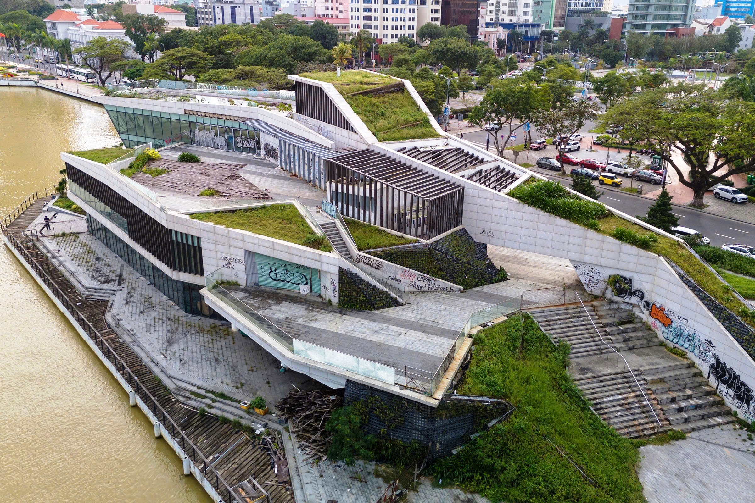 Bến du thuyền trăm tỉ của Vũ nhôm 'ngủ quên' bên sông Hàn- Ảnh 1.