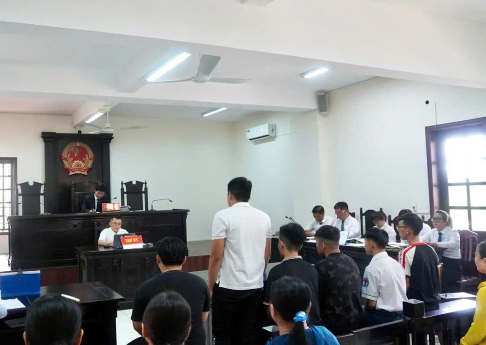 Phiên họp xử lý chuyển hướng. Ảnh: SONG MAI tand.jpg