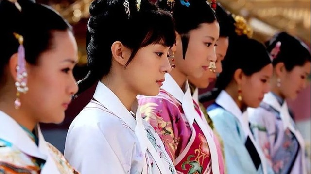 Bi mat dau don chi lo ra tu hai cot