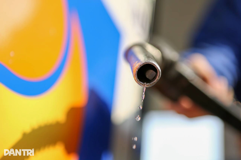 Bộ Công Thương ban hành quyết định mới về kinh doanh xăng dầu - 1