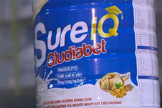 Một hộp sữa bị công an xác định là giả. Ảnh:VTV