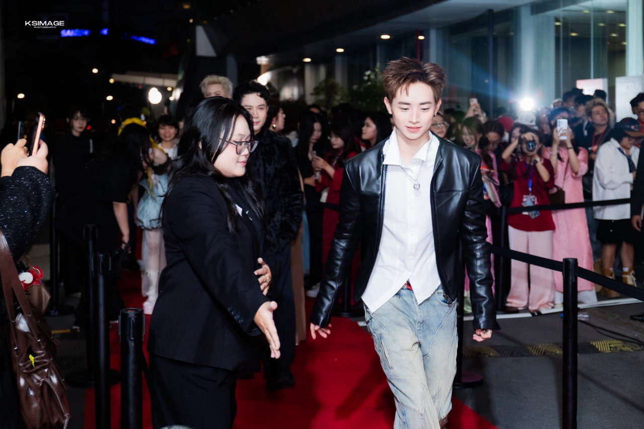 Hỏi trực tiếp trợ lý nghệ sĩ: Bóc trần góc khuất làm “osin” 24/7, chấp nhận không lương vì đam mê idol- Ảnh 1.