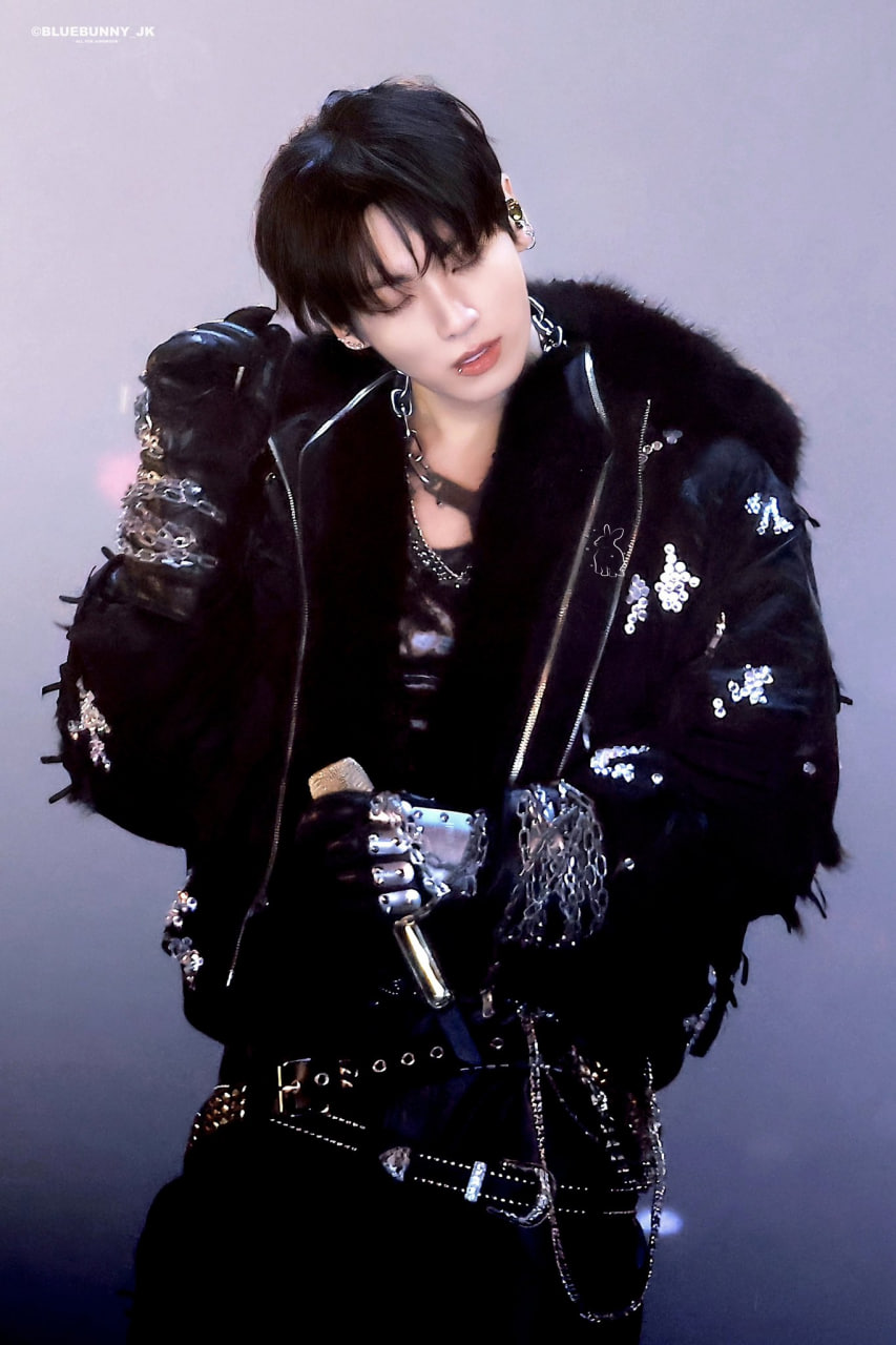 “Bóc trần” kịch bản phá đảo cõi mạng của đỉnh lưu toàn cầu, xem mà ngại hết cả Jung Kook! 1 Boc tran kich ban pha dao coi mang cua dinh