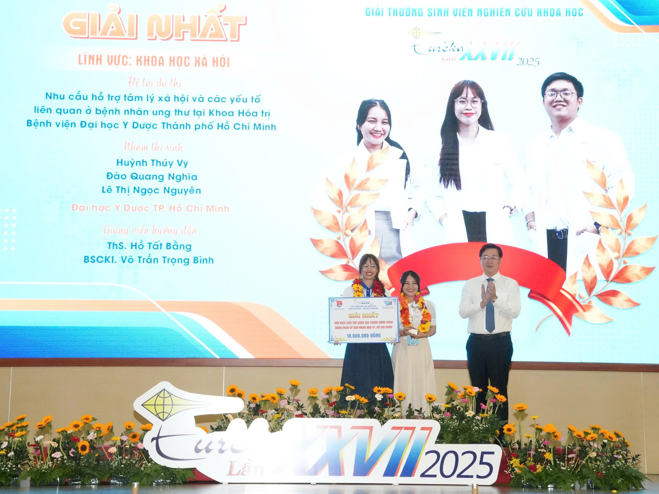 Bứt phá nhờ bệ phóng khoa học - công nghệ - Ảnh 1.