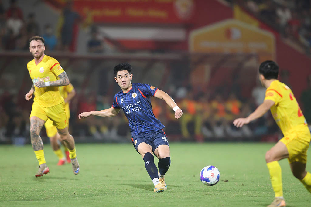 CLB PVF-CAND thoát vị trí 'đèn đỏ'- Ảnh 1.